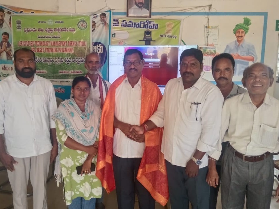 వ్యవసాయ విస్తరణ అధికారికి గౌరవ డాక్టరేట్