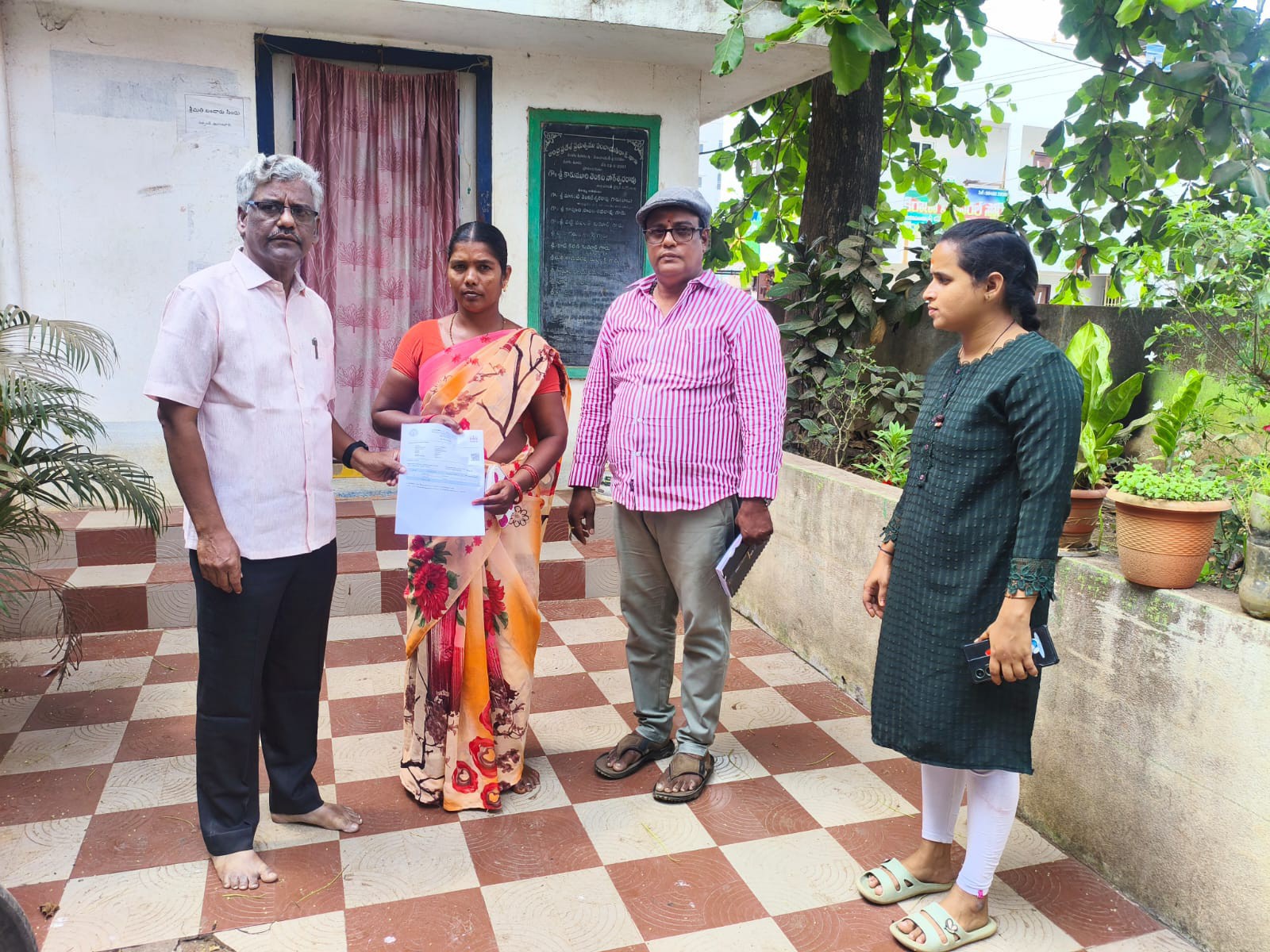 ‘పన్నులు చెల్లించకపోతే ఆస్తులు జప్తు’