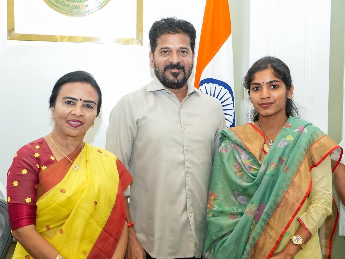 ముఖ్యమంత్రిని కలిసిన ఎమ్మెల్యే