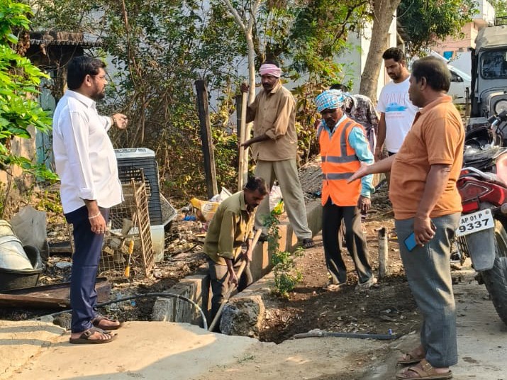 ‘చెత్తతో నీటి ప్రవాహానికి ఆటంకం ఏర్పడుతుంది’