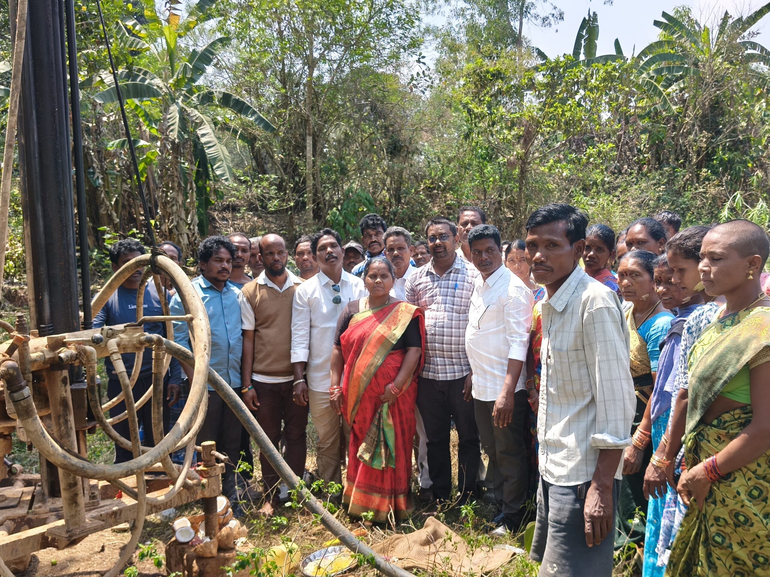 బోర్‌వెల్‌కు శంకుస్థాపన
