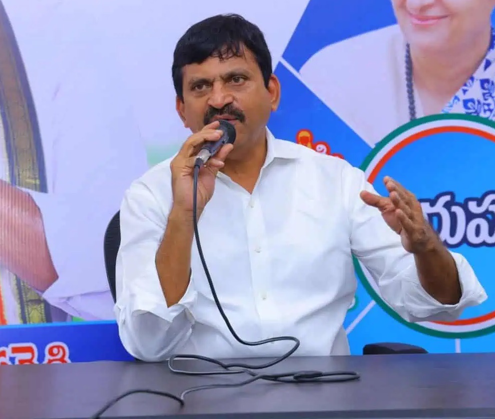 ‘భూమి లేకుండా రైతు భరోసా తీసుకుంటున్నారు’