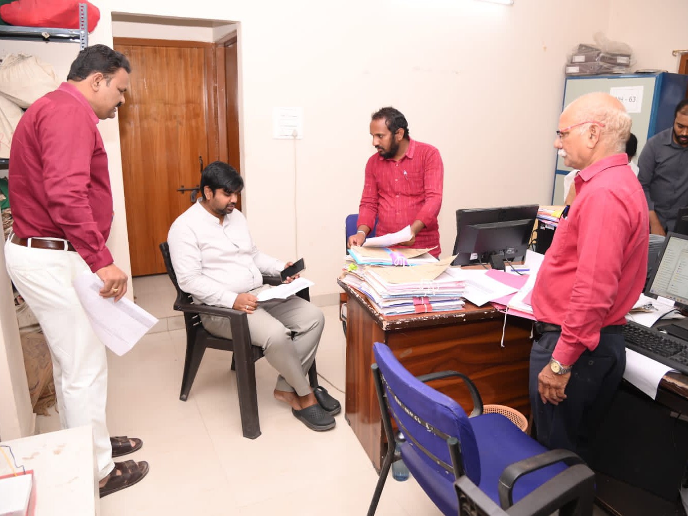 ‘భూ సేకరణ దరఖాస్తులు త్వరగా పరిష్కరించాలి’