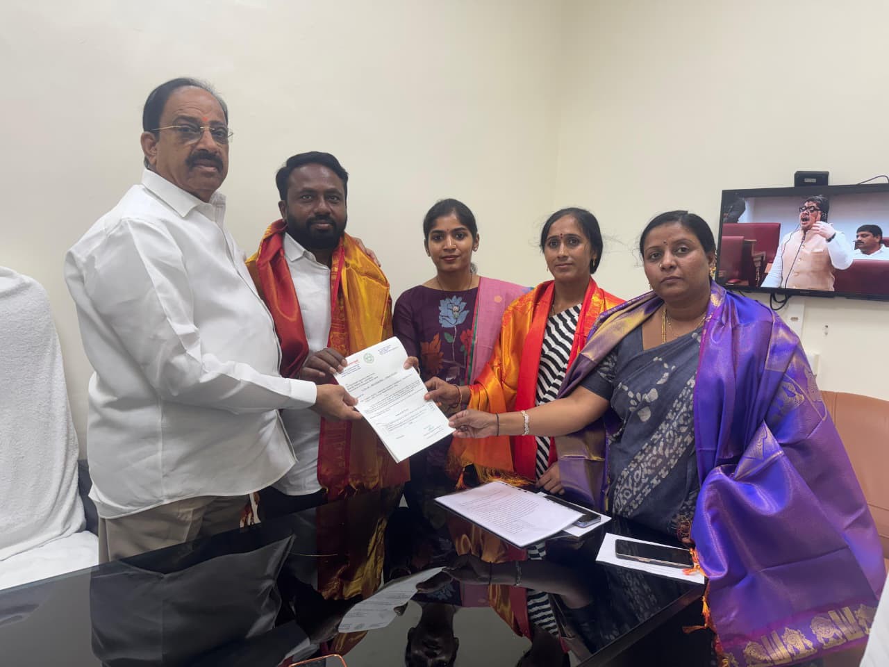 ‘మార్కెట్ల అభివృద్ధికి నిధులు మంజూరు చేస్తాం’