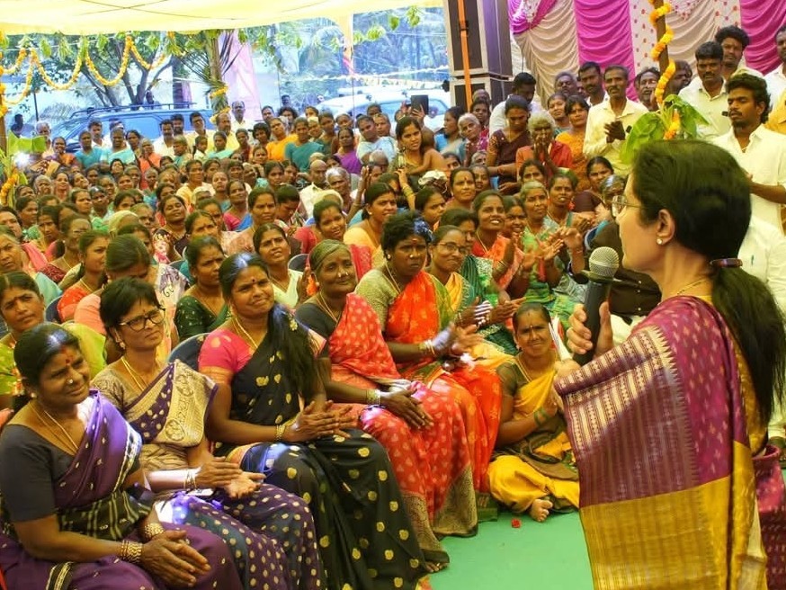 మహిళల అభ్యున్నతికి సహకారం