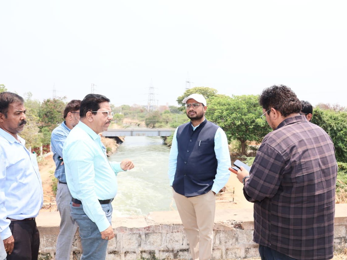 సాగునీటి ప్రాజెక్టులను తనిఖీ చేసిన కలెక్టర్