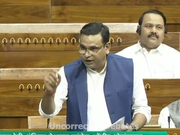 పెండింగ్ నిధులను వెంటనే విడుదల చేయాలి: చామల