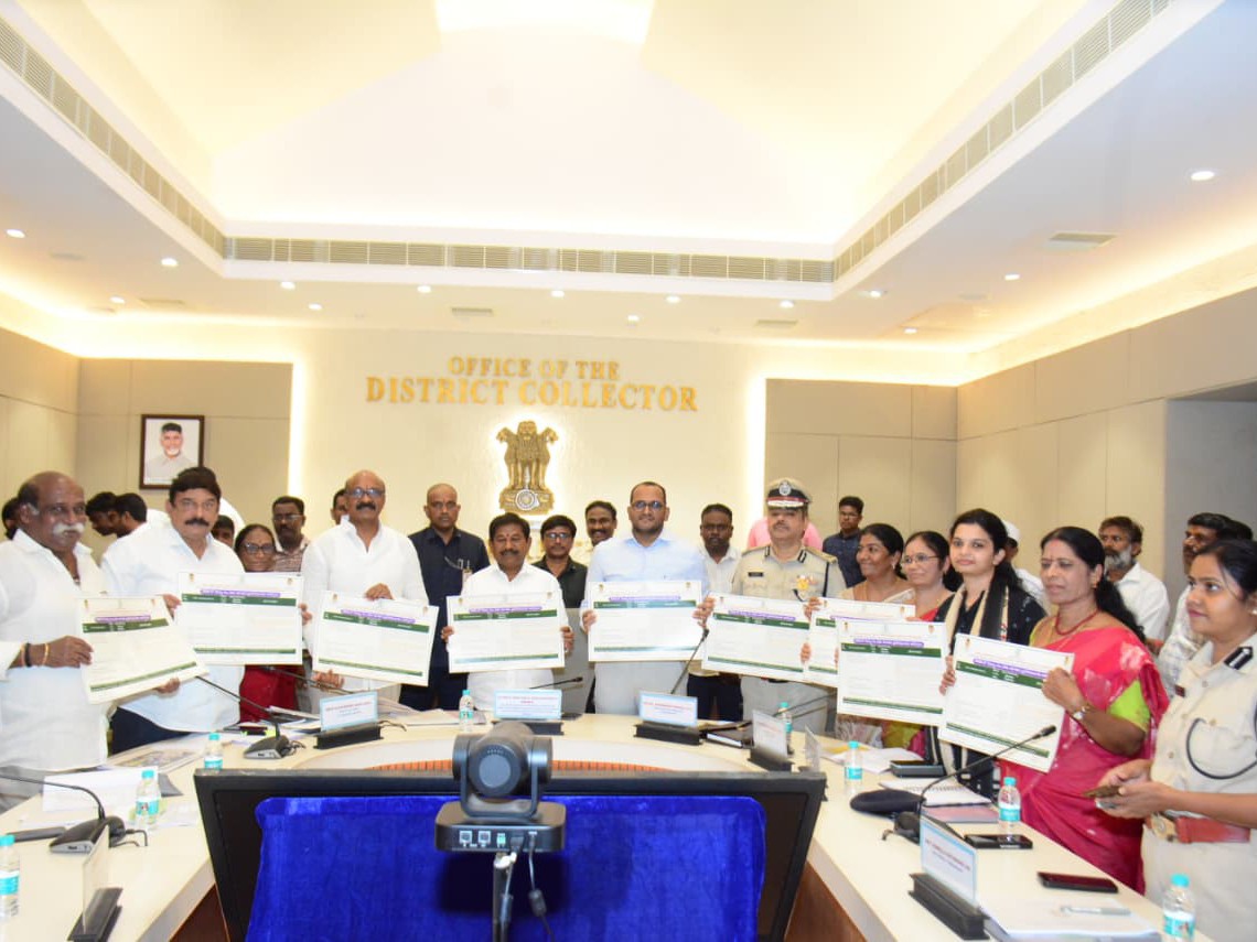 నూత‌న విద్యా సంవ‌త్స‌ర పోస్ట‌ర్ ఆవిష్క‌ర‌ణ‌