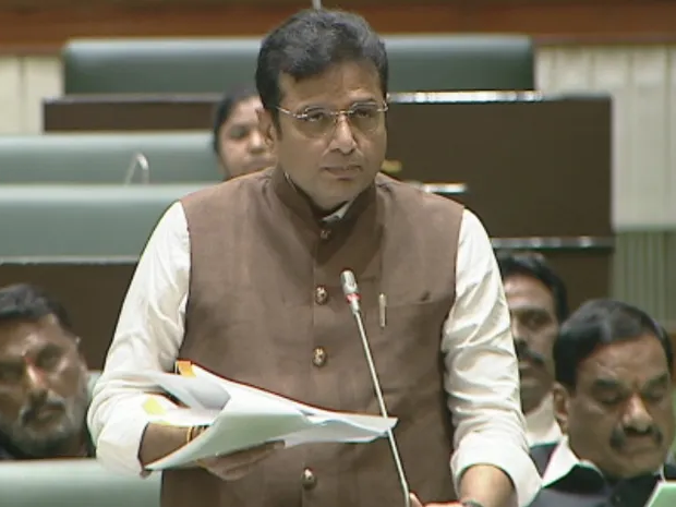 మల్లారెడ్డి మళ్లీ అబద్ధాలే మాట్లాడారు: మంత్రి