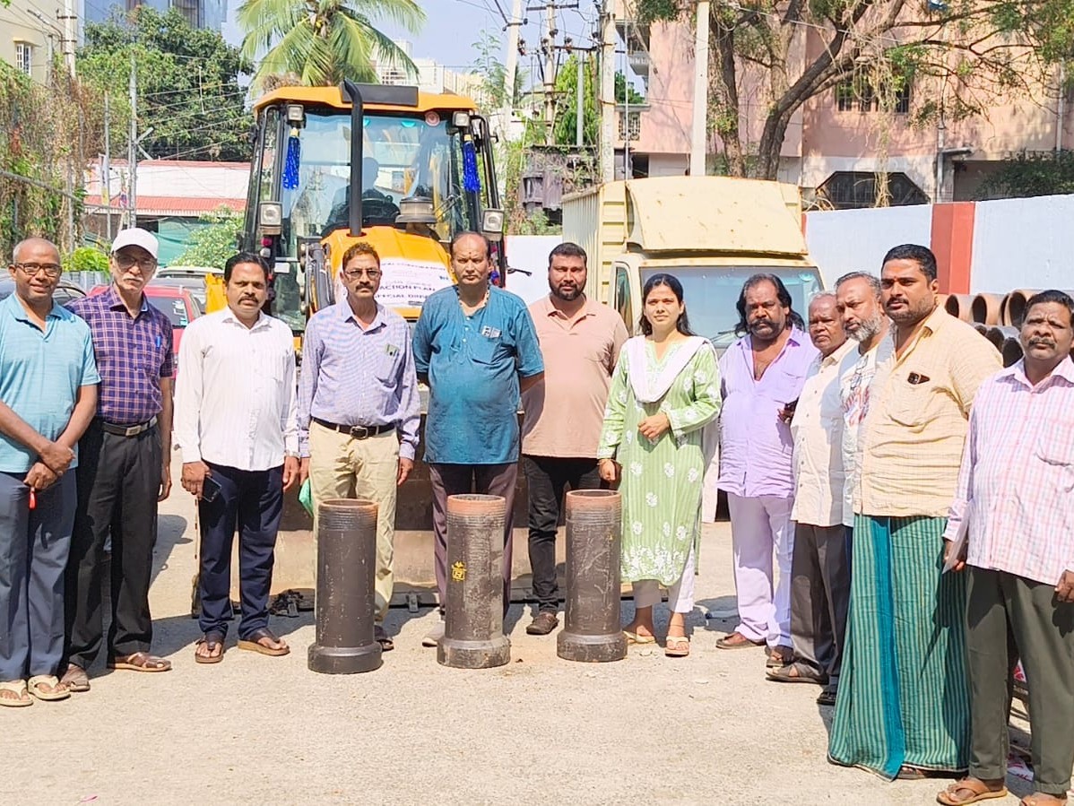 రాంచంద్రాపురం కాలనీలో మురుగు పైప్‌లైన్ పనుల పరిశీలన