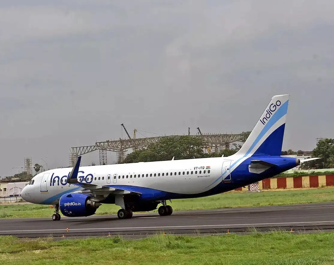 మంత్రి ప్రయాణిస్తున్న విమానంలో సాంకేతిక లోపం!