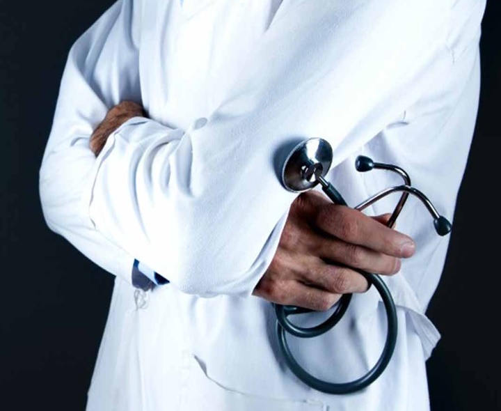 పది కూడా పాస్ కాలే.. 20 ఏళ్లుగా నకిలీ వైద్యం