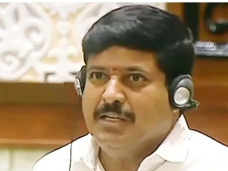 ‘తాండూర్ రోడ్ల సమస్యలు తీర్చండి’