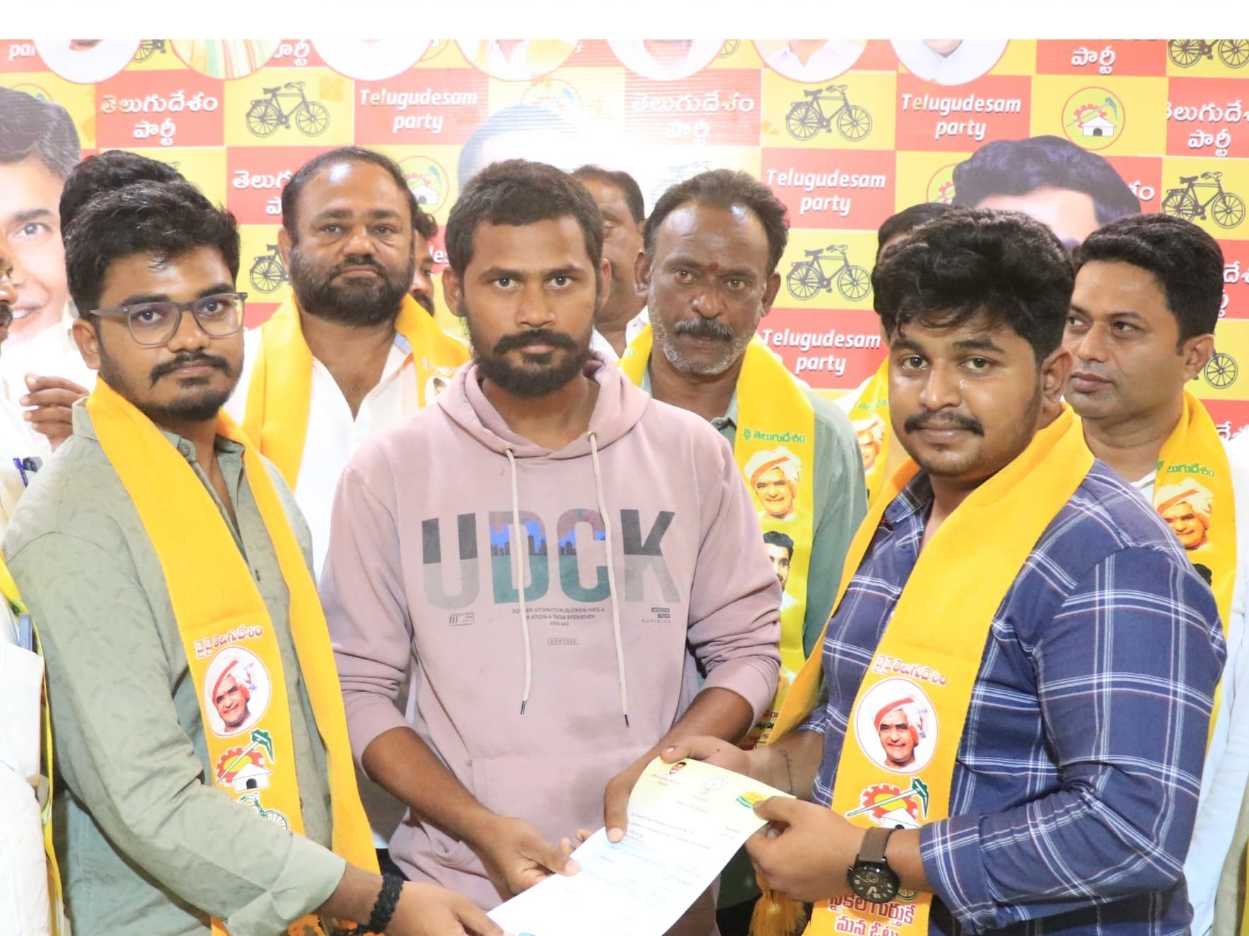 పేదలకు CMRF చెక్కులు పంపిణీ