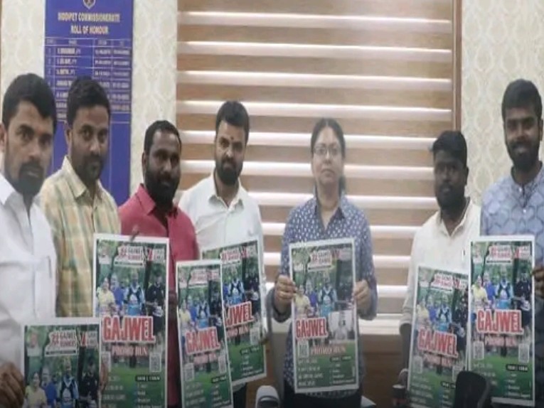 డ్రగ్స్, గంజాయికి బానిసలు కావద్దు: సీపీ