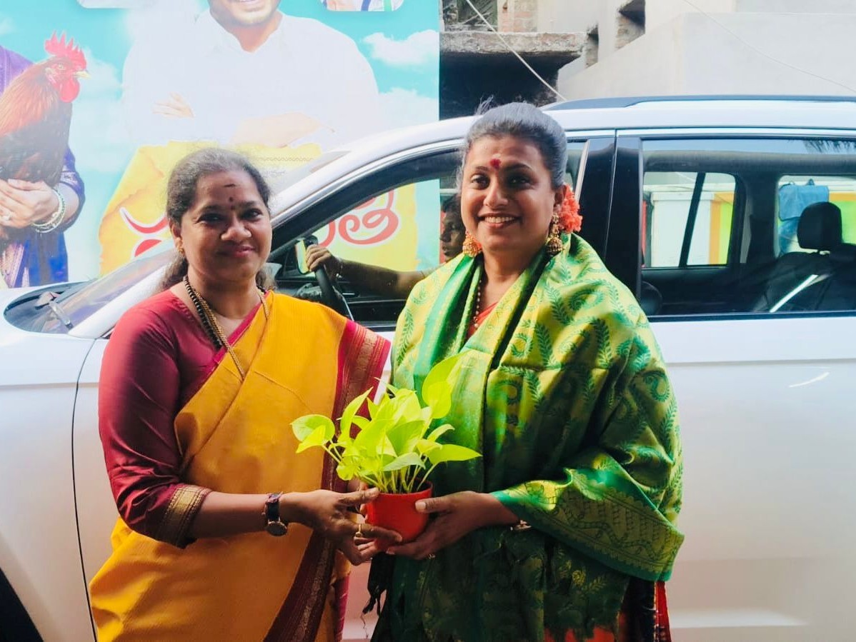 అల్లవరం విచ్చేసిన మాజీ మంత్రి రోజా