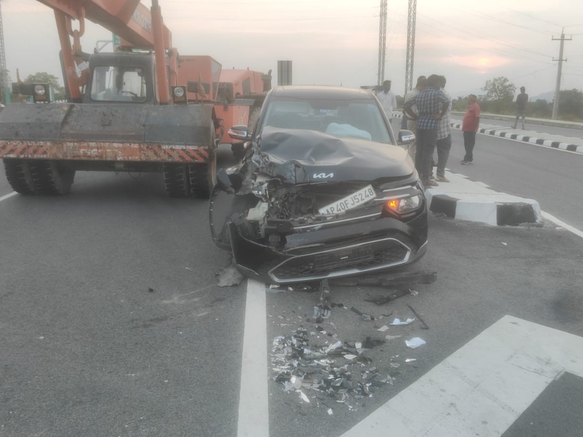 వాల్మీకిపురంలో ఘోర రోడ్డు ప్రమాదం