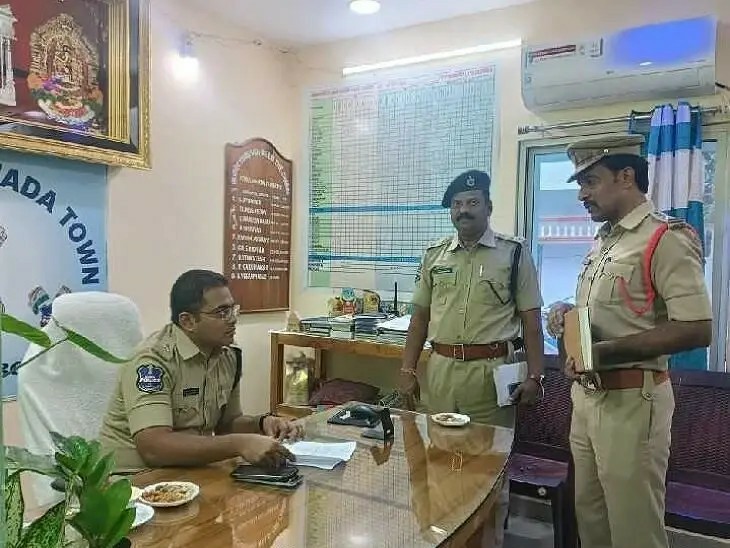 పోలీస్ స్టేషన్‌ను ఆకస్మిక తనిఖీ చేసిన ఎస్పీ