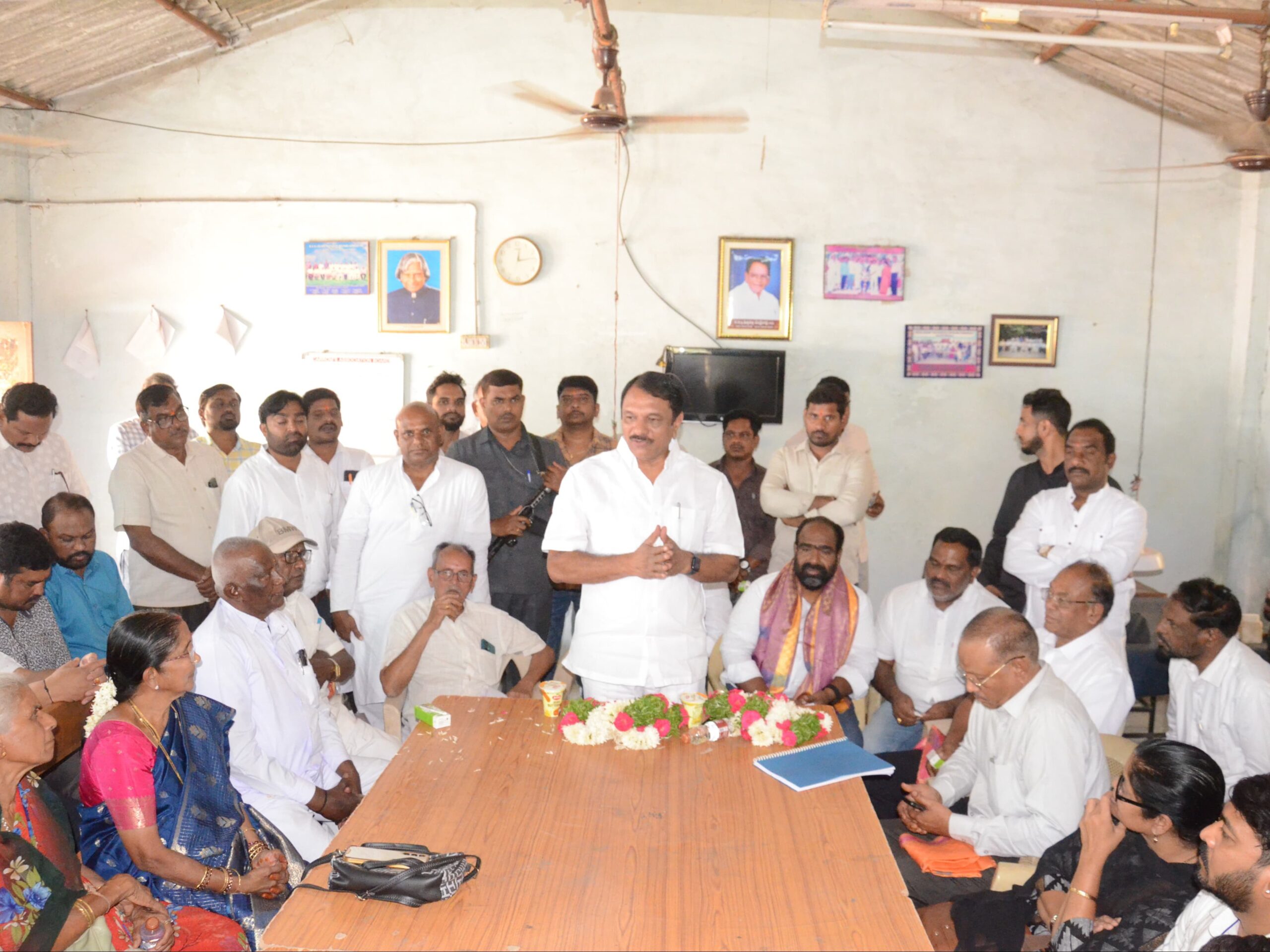 గ్రంథాలయం పనులు రేపటి నుంచి ప్రారంభం: ఎమ్మెల్యే