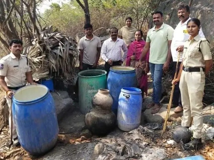 నాటు సారా స్థావరాలపై ఎక్సైజ్ దాడులు