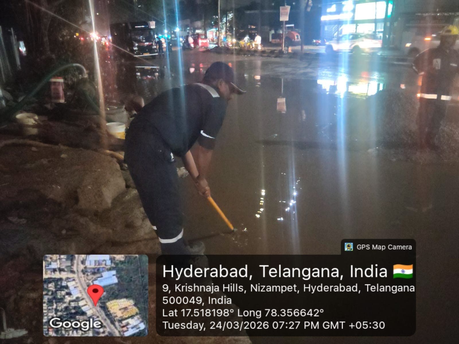 మియాపూర్ మార్గంలో భారీగా నిలిచిన వర్షపు నీరు