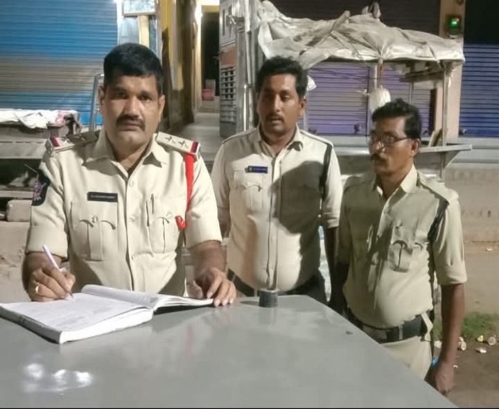 బేస్తవారిపేటలో పోలీసు నైట్ బీట్