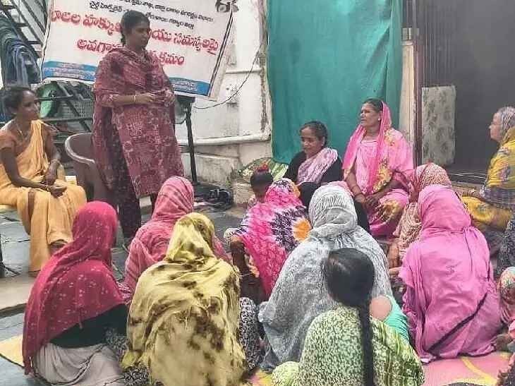 ‘మైనర్లను పనిలో పెట్టుకుంటే చర్యలు తప్పవు’