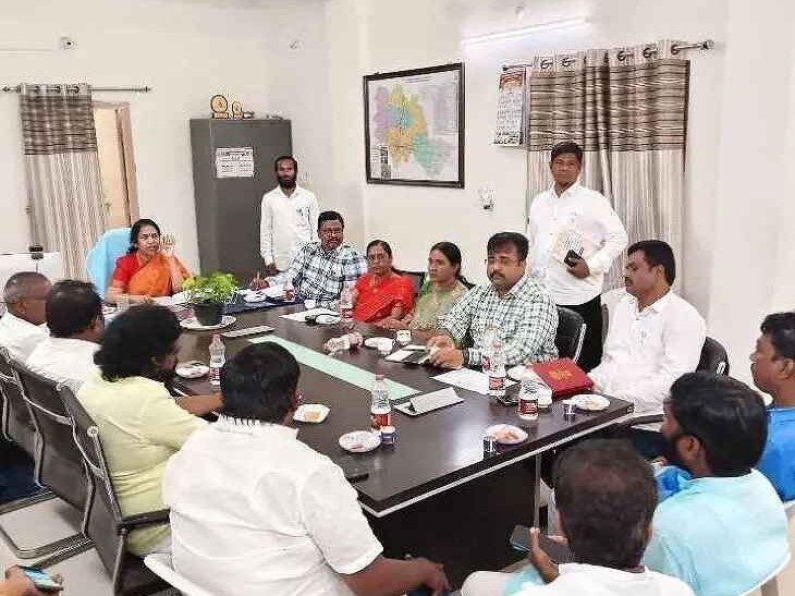 రాజకీయ పార్టీలతో అడిషనల్ కలెక్టర్ భేటీ..!