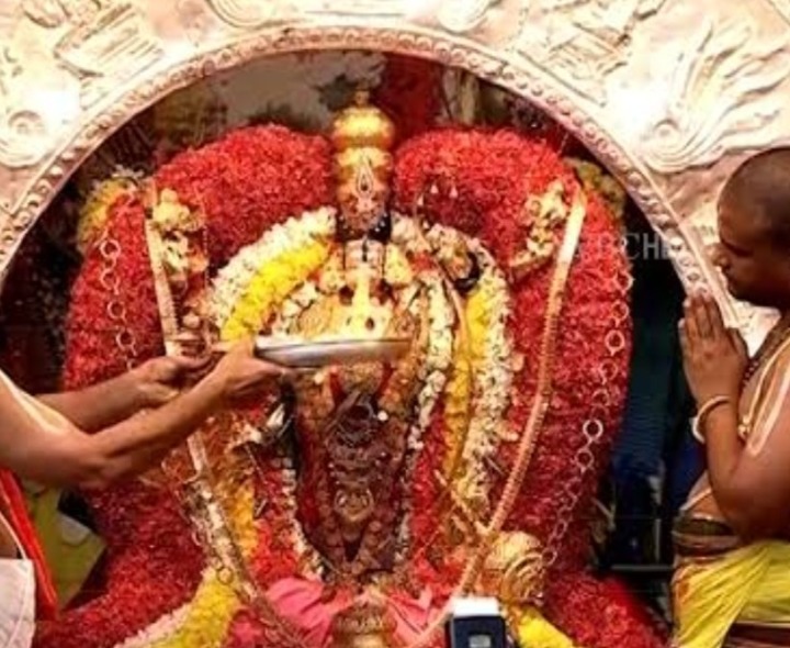 అశ్వవాహనంపై  భక్తులకు దర్శనమిచ్చిన శ్రీరాముడు