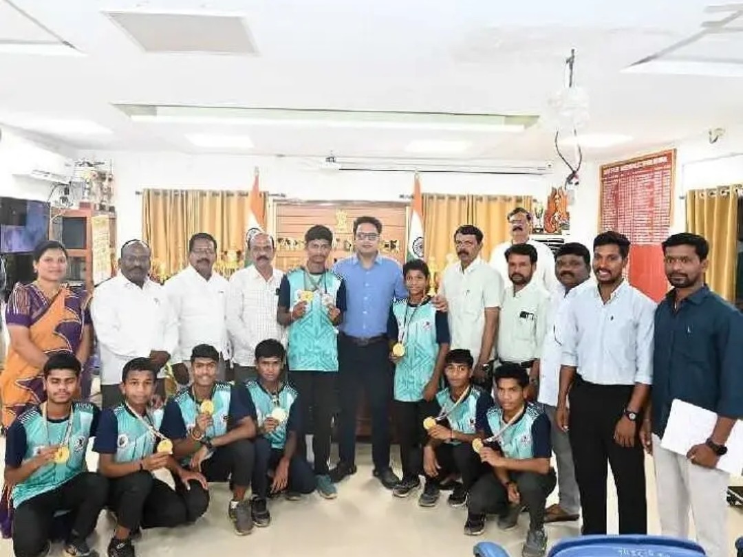 సీఎం కప్ బంగారు పతక విజేతలకు సన్మానం