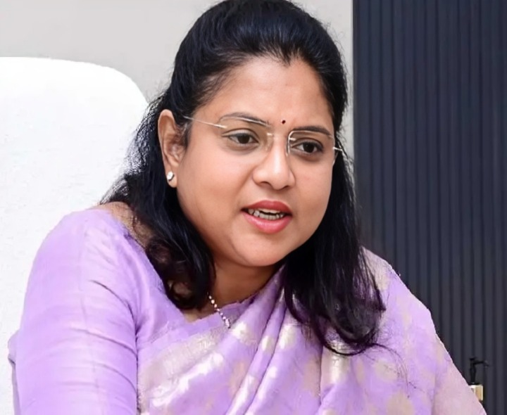 జిల్లాలో ఇంధన నిల్వలు పుష్కలం: కలెక్టర్