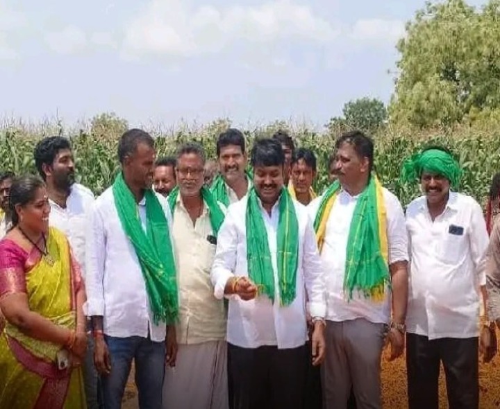 తడిచిన మిర్చి పంటను పరిశీలించిన ఎమ్మెల్యే