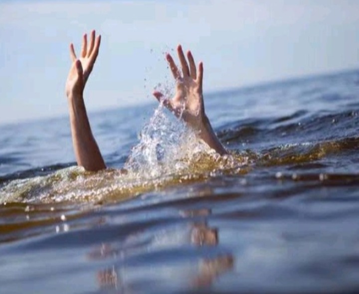 గోదావరిలో వ్యక్తి గల్లంతు