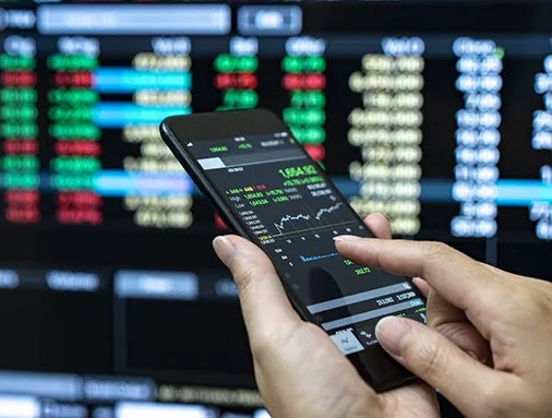 లాభాల్లో స్టాక్ మార్కెట్లు