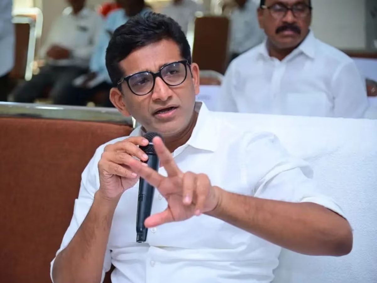 రేవంత్ ఏ పార్టీలో చేరితే ఆ పార్టీ నాశనం: సంజయ్