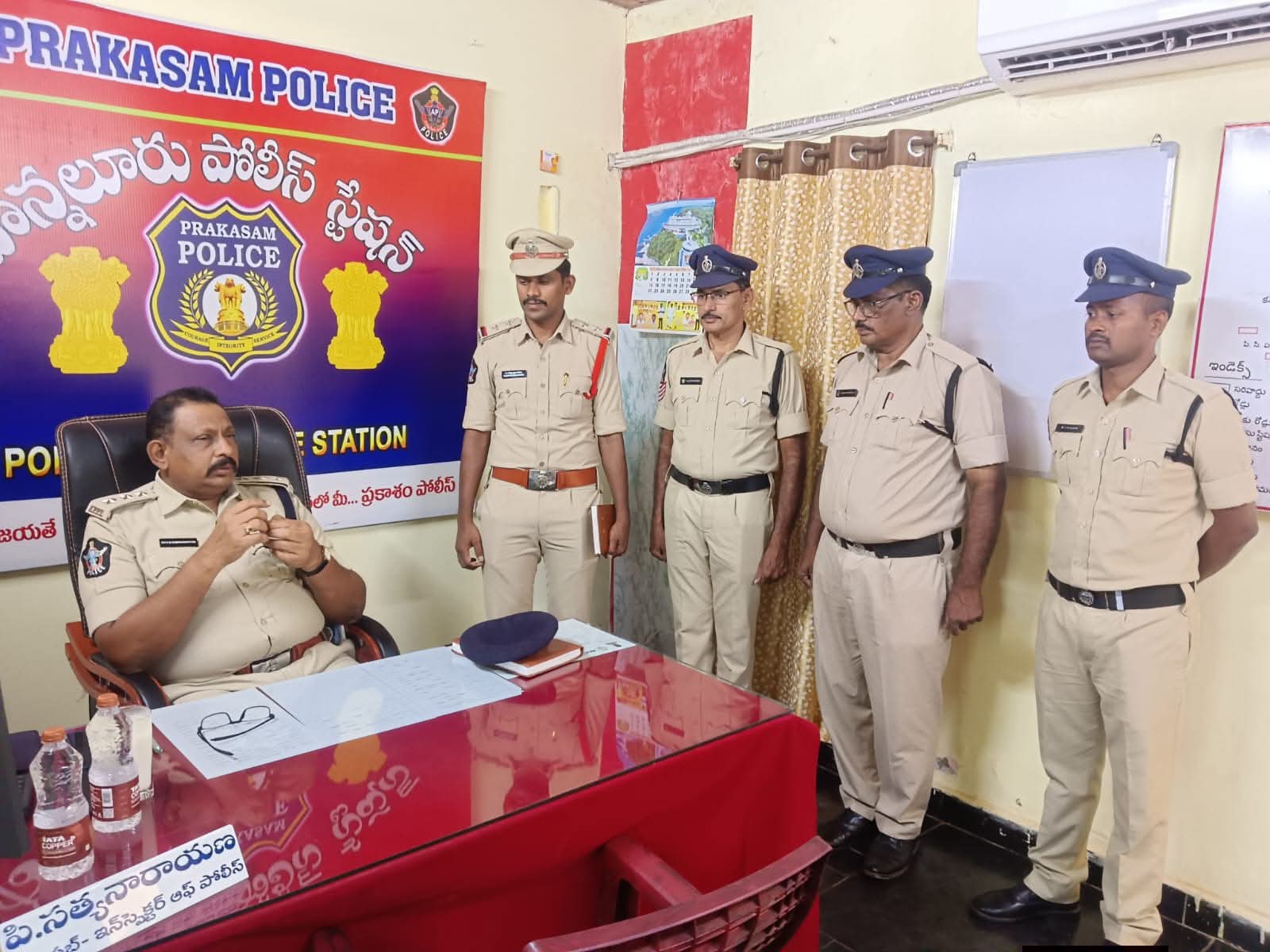 పొన్నలూరు పోలీస్ స్టేషన్‌ను సందర్శించిన డీఎస్పీ
