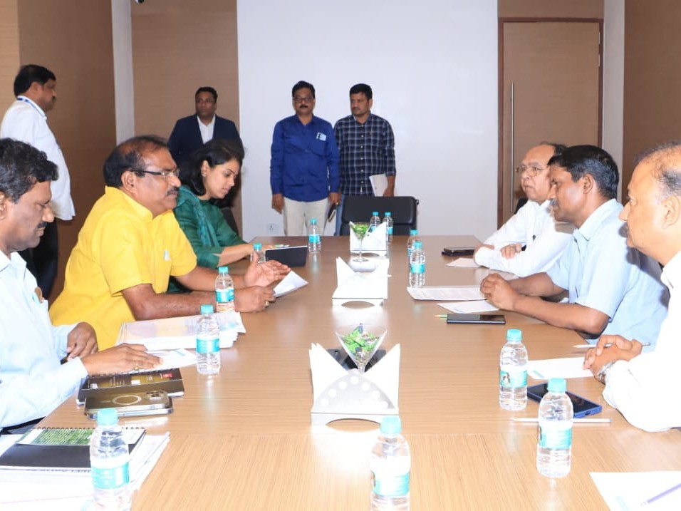 పోలవరం ప్రాజెక్టు పనులు శరవేగం: మంత్రి