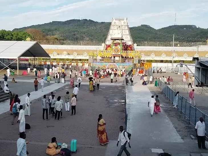 శ్రీవారి దర్శనానికి 18 గంటల సమయం