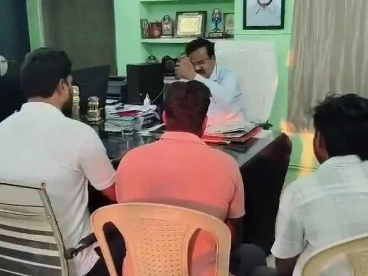 తాగునీటి సమస్యపై కమీషనర్‌కు వినతి