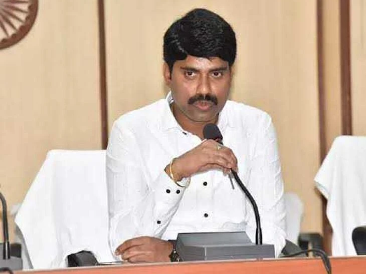 నిర్లక్ష్యంగా వ్యవహరించే వారిపై కఠిన చర్యలు: కలెక్టర్