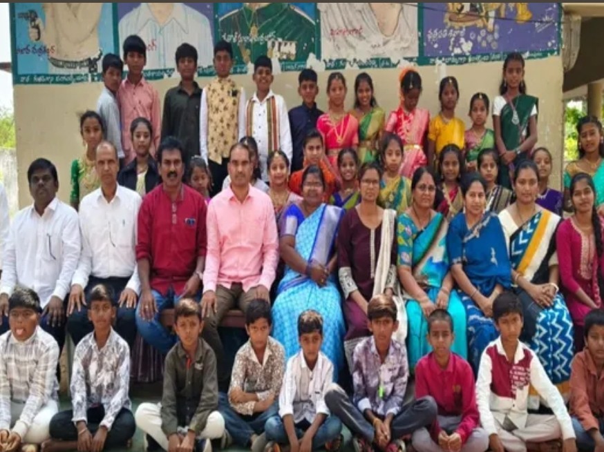 వావిళ్ళపల్లిలో పాఠశాలలో స్వయం పరిపాలన దినోత్సవం