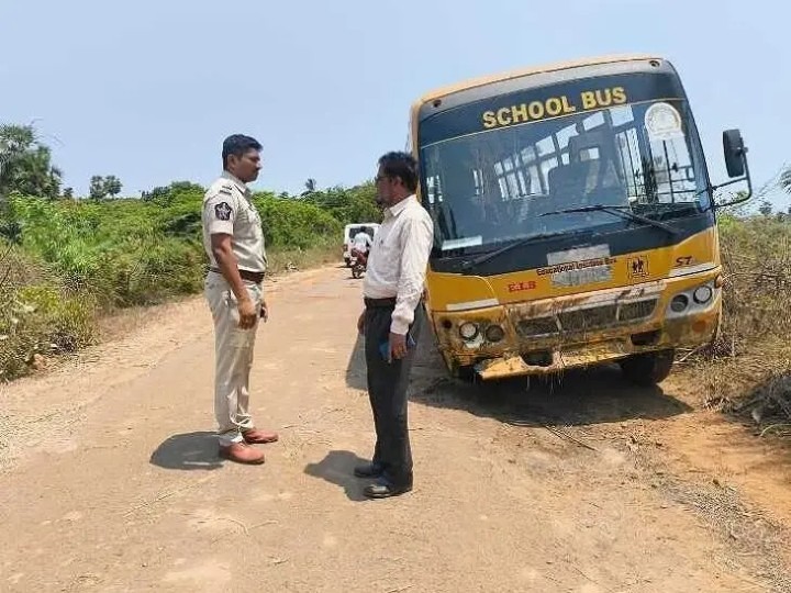 బస్సు ప్రమాద ఘటన స్థలం పరిశీలన ఎస్ఐ