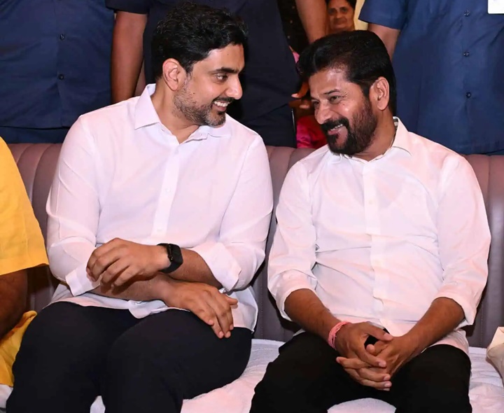 ఒకే వేదికపై రేవంత్, లోకేష్