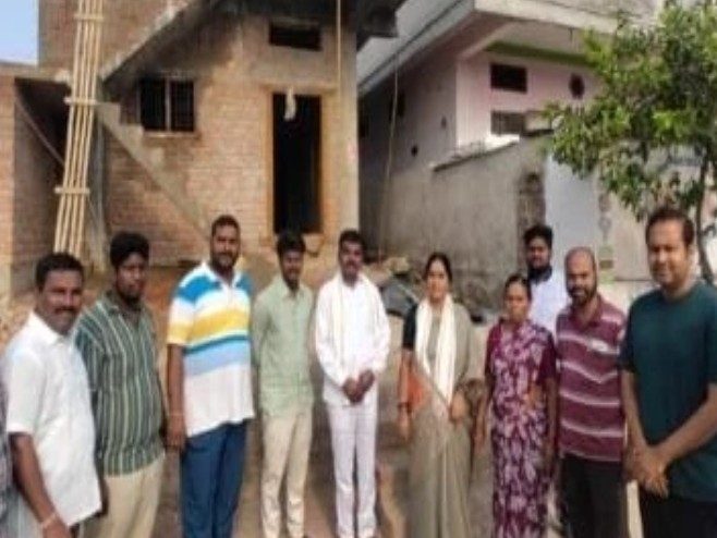 ఇందిరమ్మ ఇళ్లను పరిశీలించిన మున్సిపల్ ఛైర్ పర్సన్