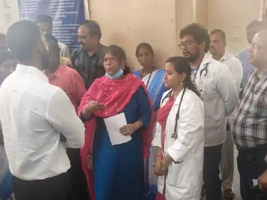 రోగులకు మెరుగైన వైద్య సేవలు అందించాలి: కలెక్టర్
