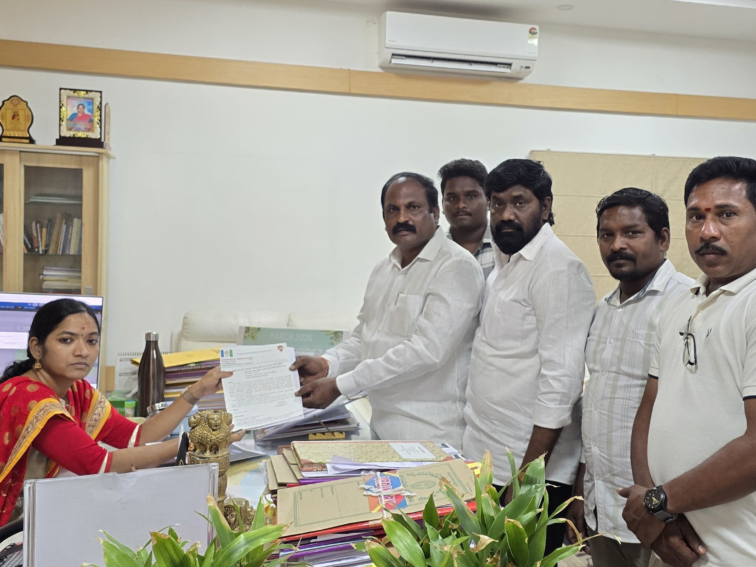 ‘అక్రమ రవాణాను అరికట్టాలి’