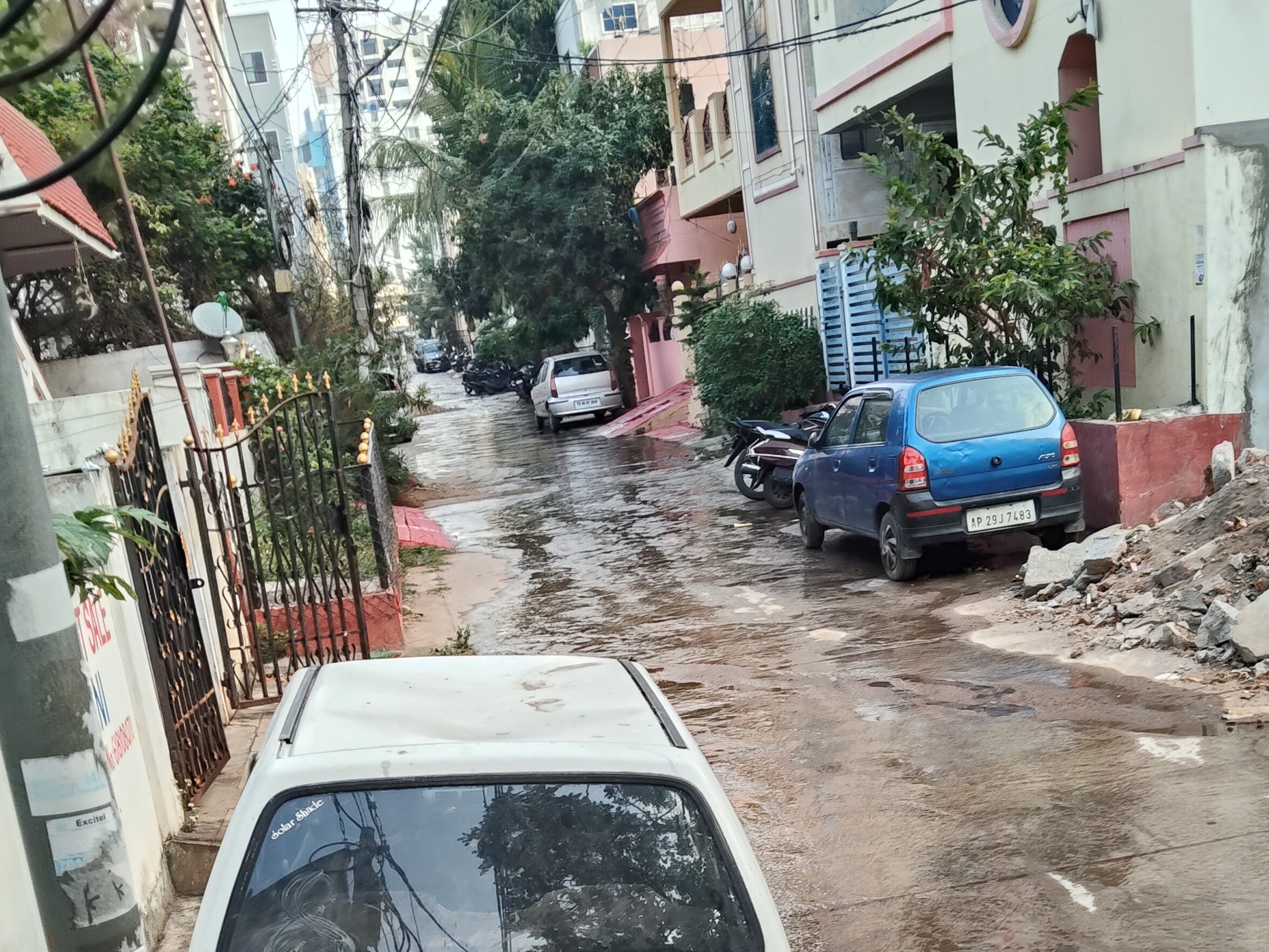 రెండు నెలలుగా అదే రూట్లో బస్సులు.. ఇంకెన్నాళ్లు..?