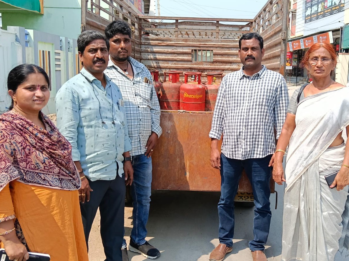 జిల్లా కేంద్రంలో పౌర సరఫరాల శాఖ తనిఖీలు