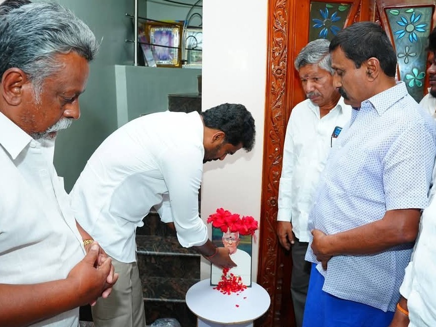 ఆయనే నాకు ఆదర్శం: మాజీ ఎమ్మెల్యే