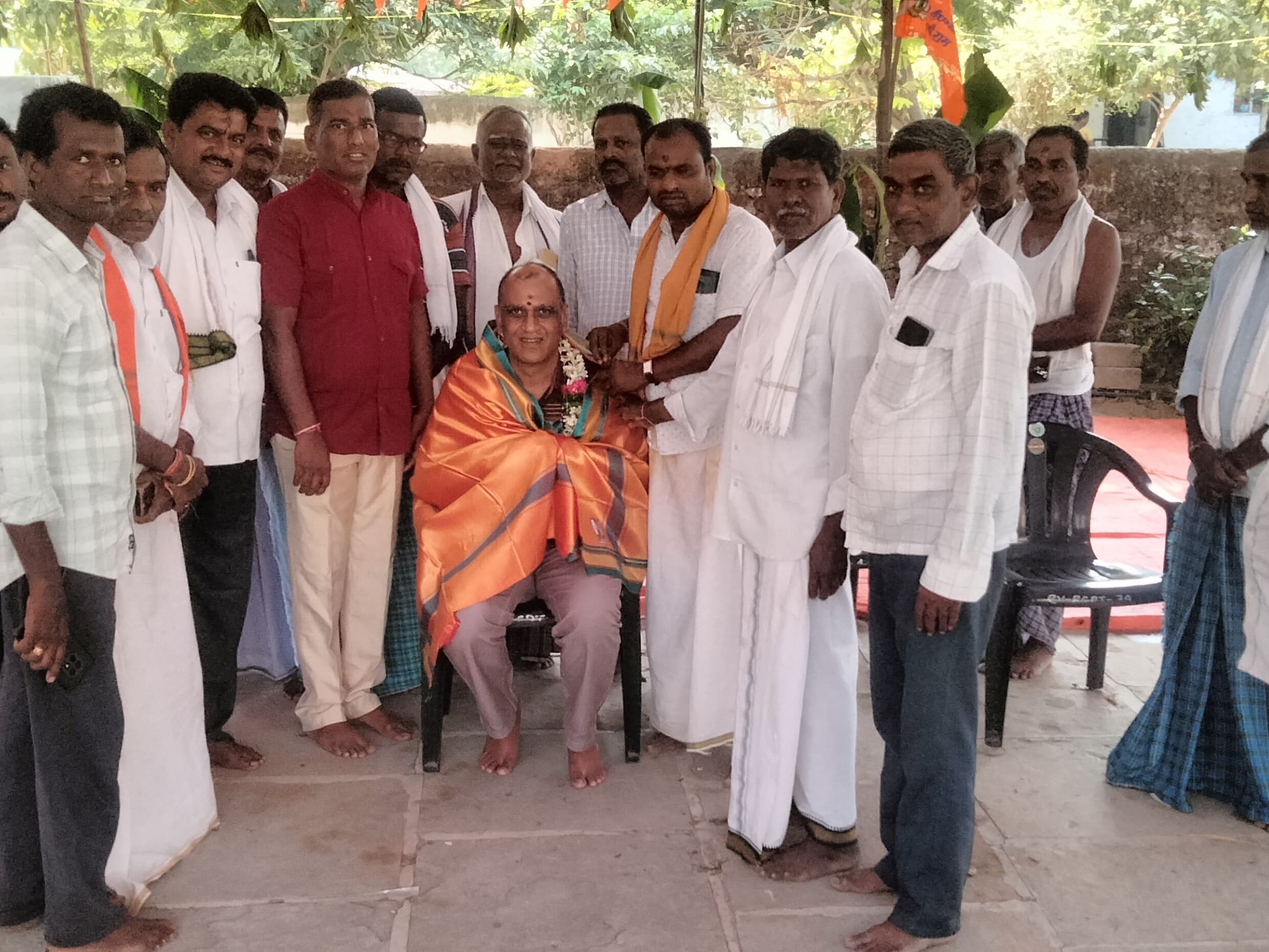 నవగ్రహ విగ్రహ ప్రతిష్టలో పాల్గొన్న బీజేపీ నాయకులు